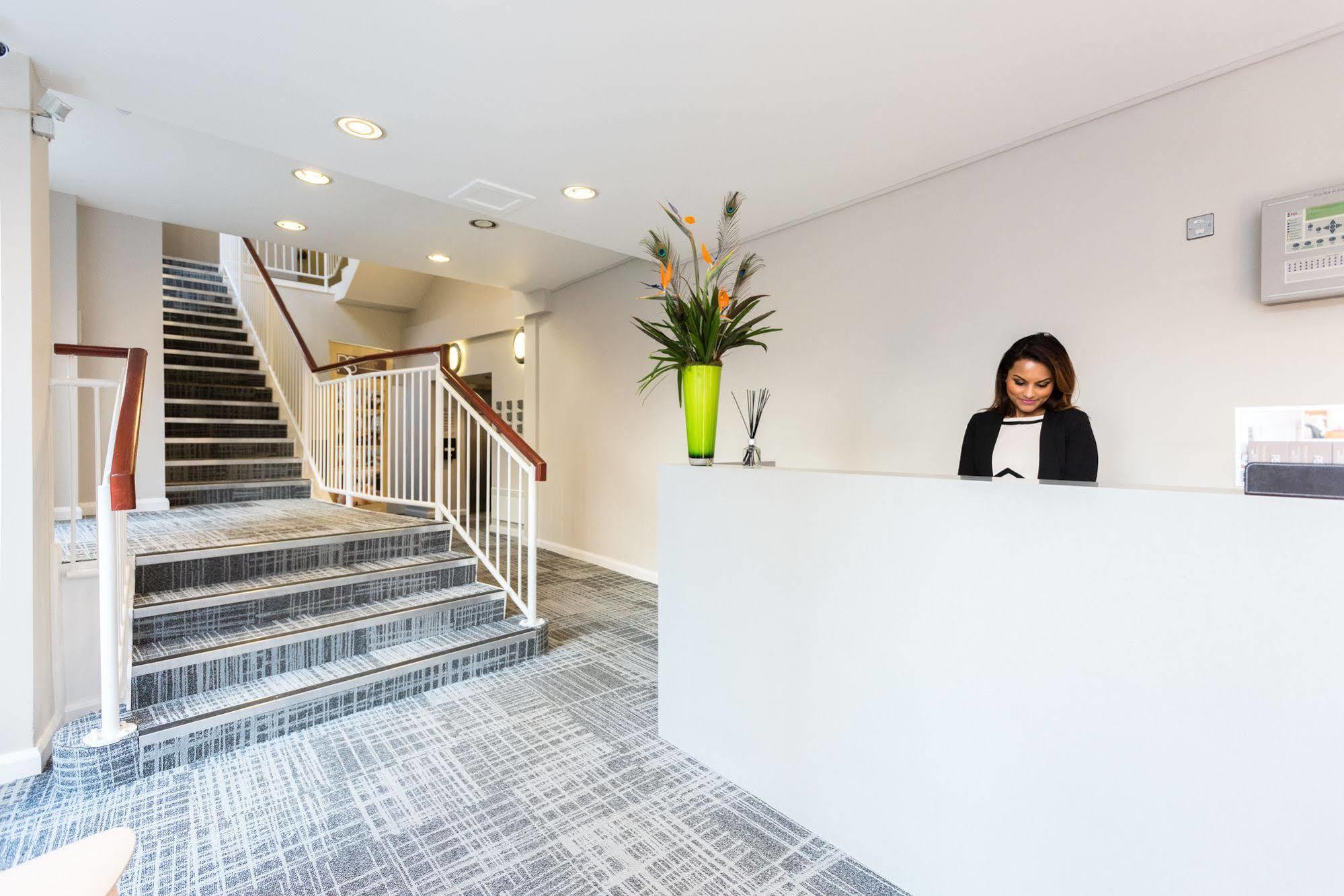 Premier Suites Reading Exteriör bild