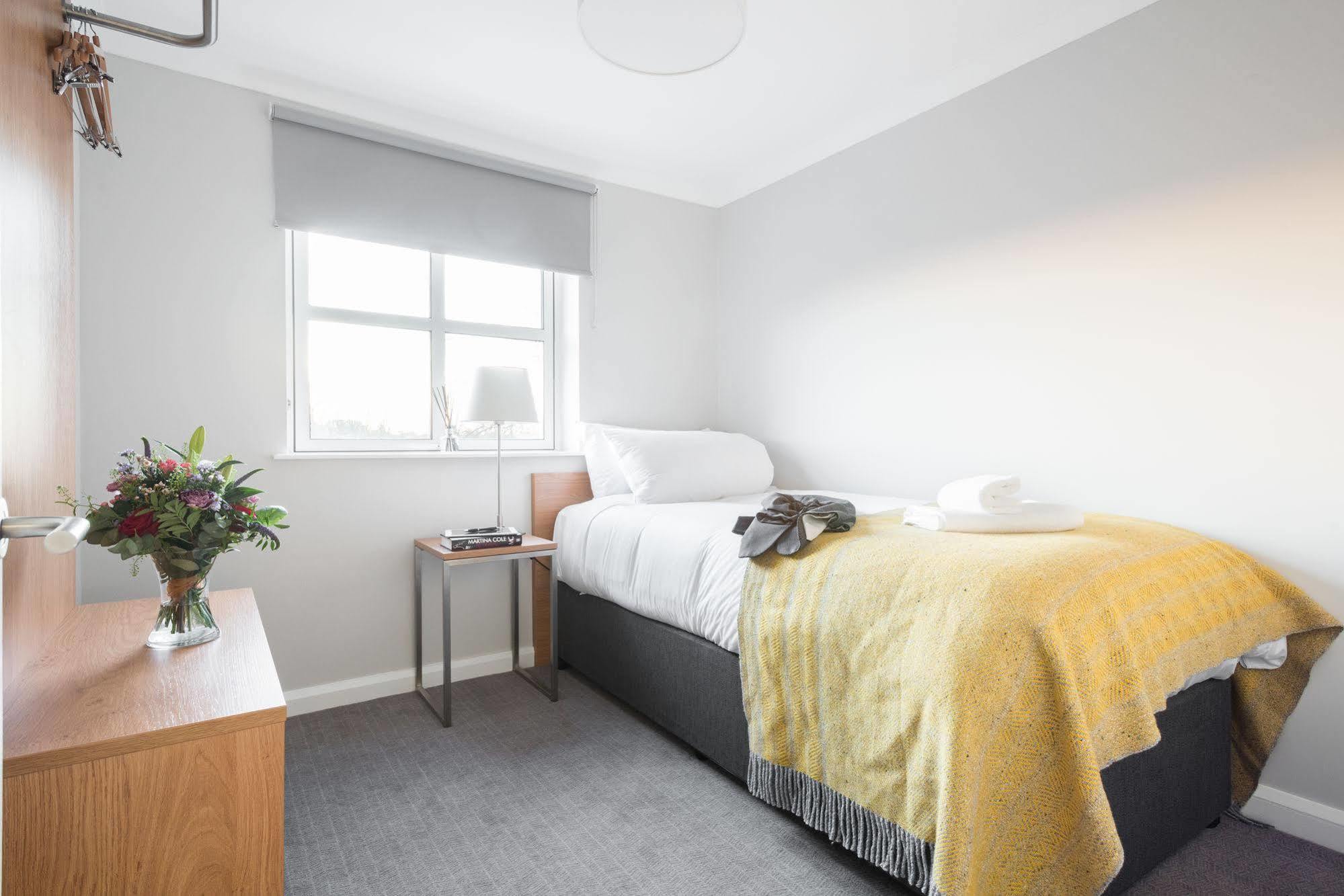 Premier Suites Reading Exteriör bild